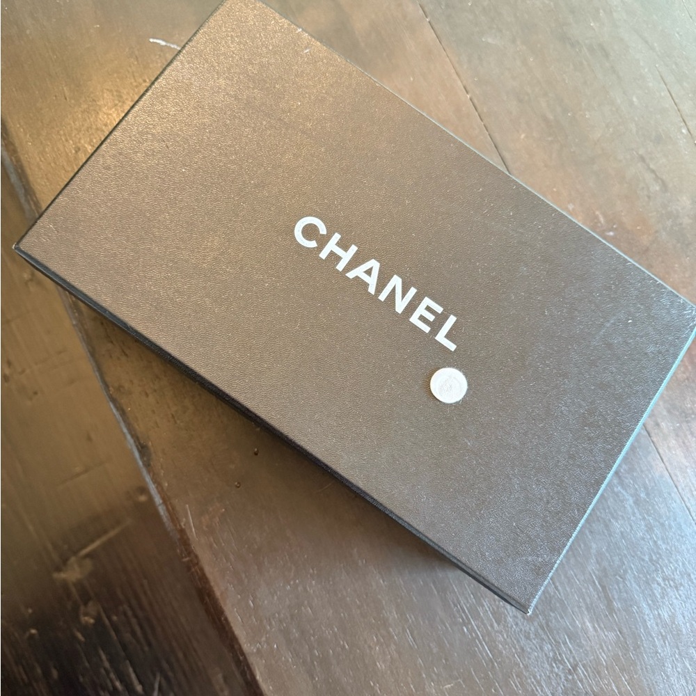 Chanel Beige and Black Espadrilles w/ Pearl Accents - Picture 9 of 9